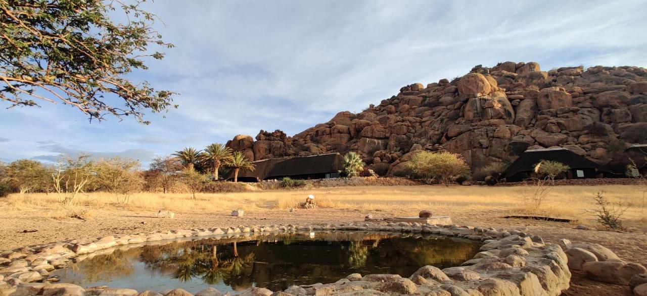 Ai Aiba - The Rock Painting Lodge Omaruru Luaran gambar