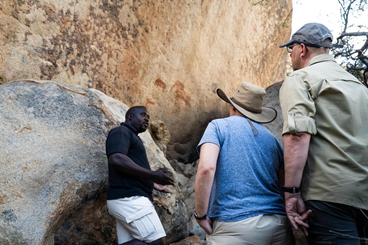 Ai Aiba - The Rock Painting Lodge Omaruru Luaran gambar