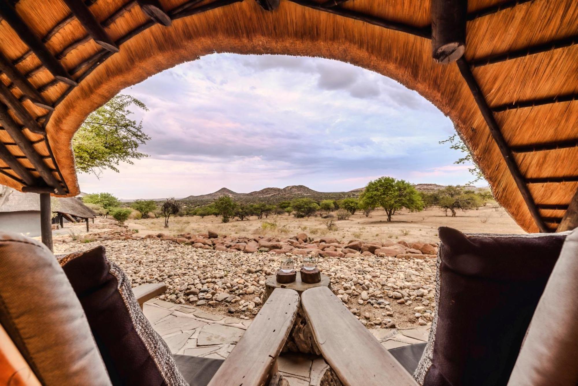 Ai Aiba - The Rock Painting Lodge Omaruru Luaran gambar