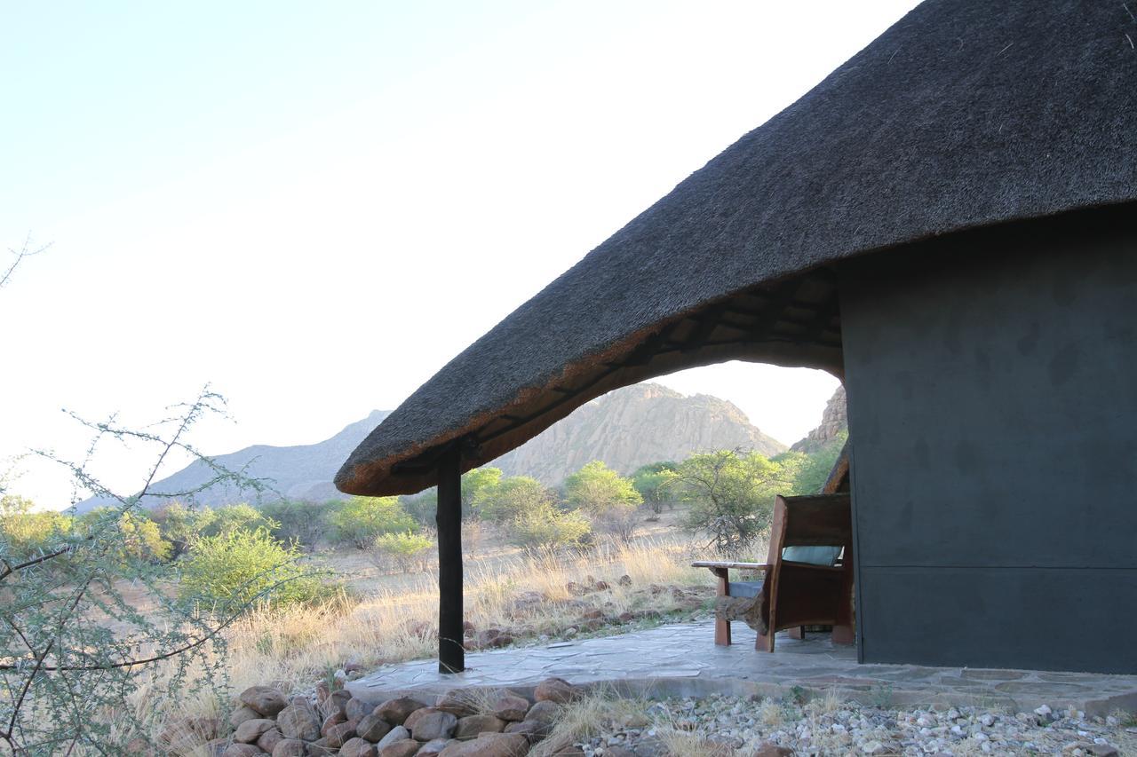 Ai Aiba - The Rock Painting Lodge Omaruru Luaran gambar