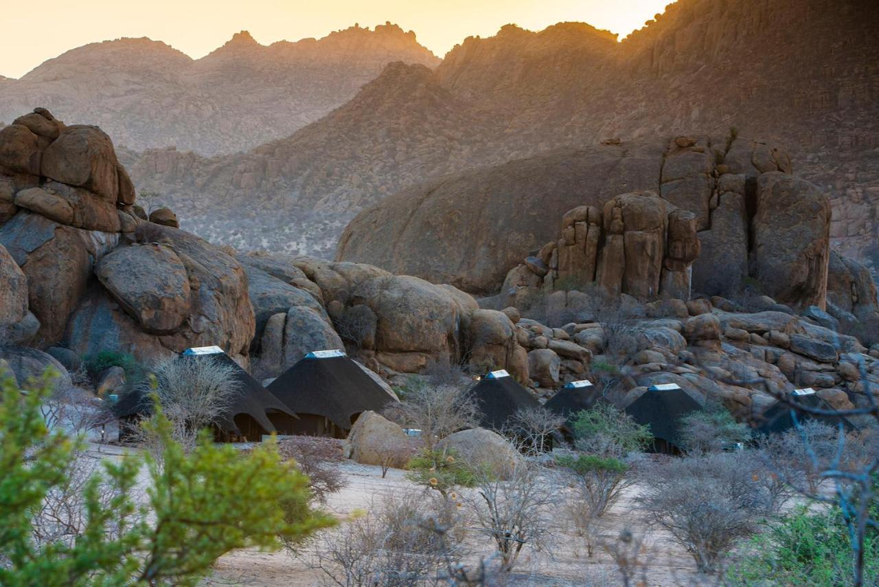 Ai Aiba - The Rock Painting Lodge Omaruru Luaran gambar